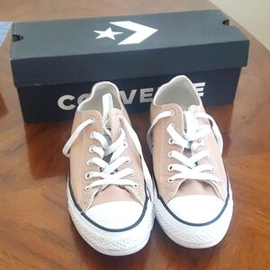Converse beige low tops M7 W9